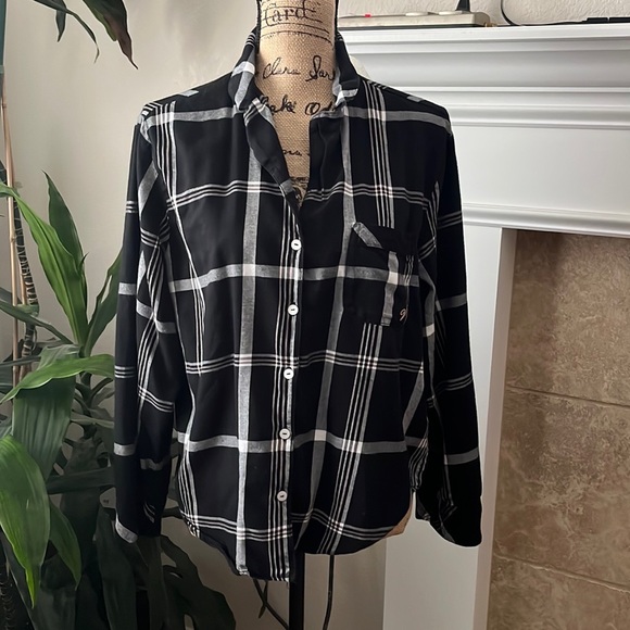 NWOT Victoria Secret Long Sleeve. Excellent Condition Color - Picture 1 of 10